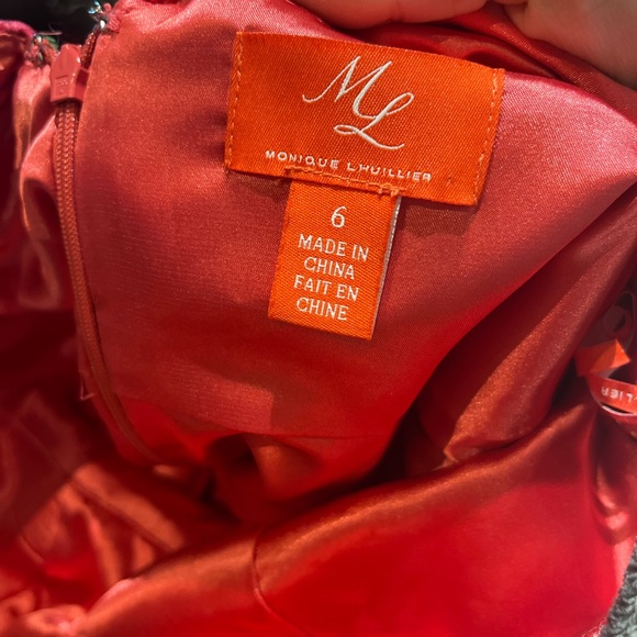 Monique LHUILLIER dress size 6 - Picture 5 of 5